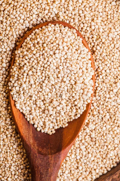 Haufen Quinoa-Getreide — Stockfoto