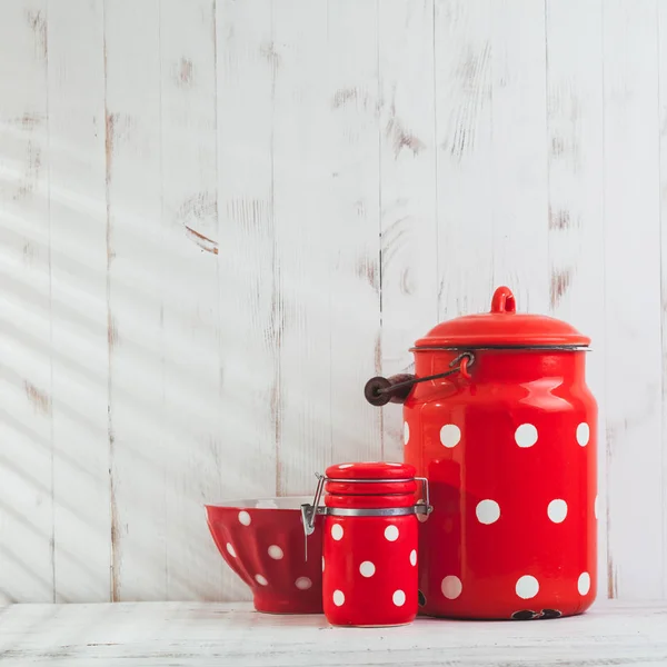 赤い水玉の食器 — ストック写真