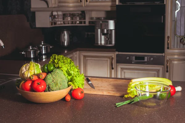 Legumes na cozinha — Fotografia de Stock