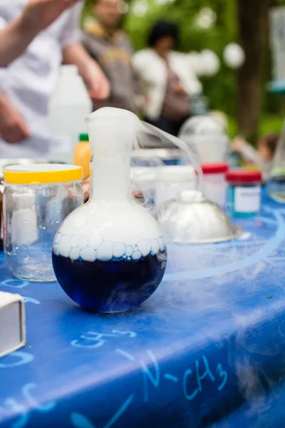 Bilimsel kimyasal deneyler — Stok fotoğraf