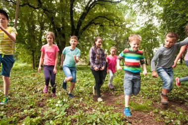 Yaz kampı çocuklar için eğlence zamanı