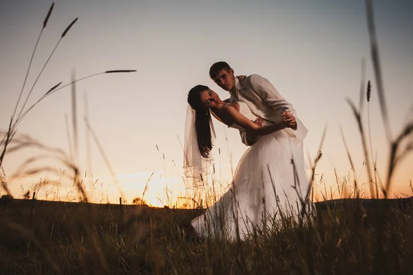 Bailando pareja de boda — Foto de Stock