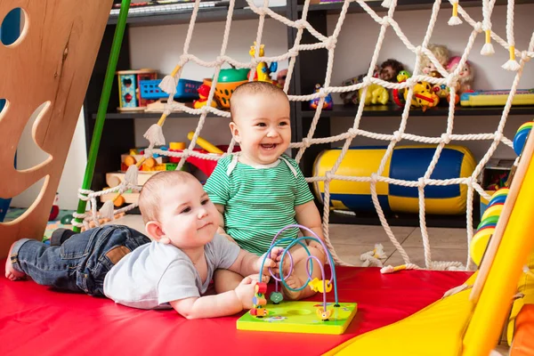 Two babies having fun — Stock Photo, Image