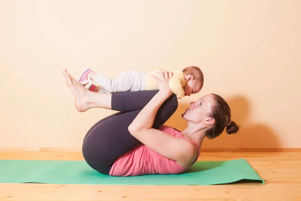 Wellness-yoga oefeningen — Stockfoto