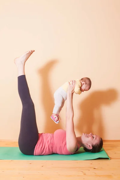 Wellness-yoga oefeningen — Stockfoto