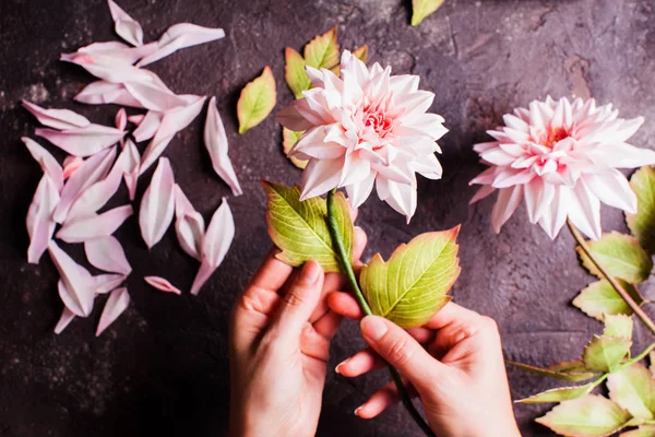 DIY fazendo flores realistas — Fotografia de Stock