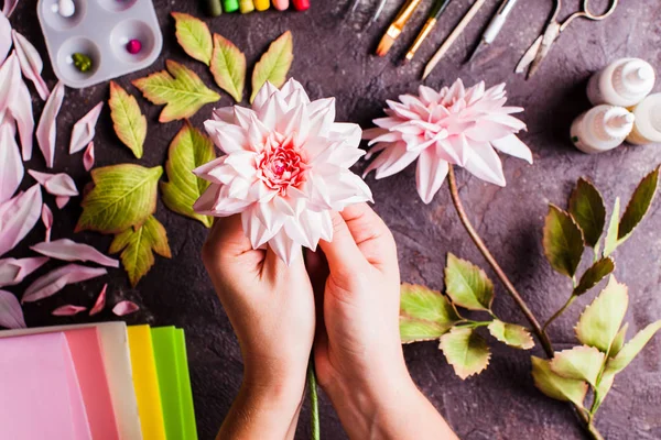 DIY gerçekçi çiçek yapma — Stok fotoğraf