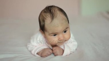 Yeni doğan bebek yatağı