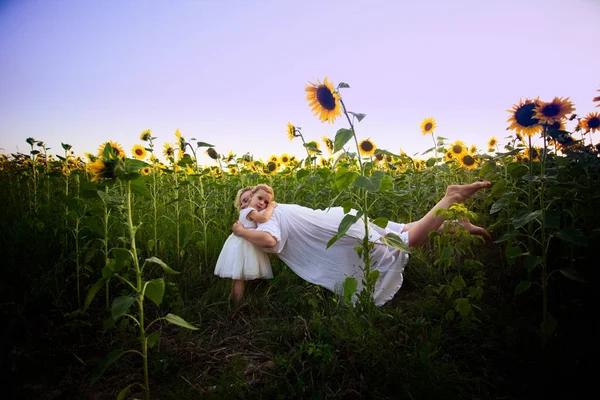 Concept de lévitation maternelle — Photo