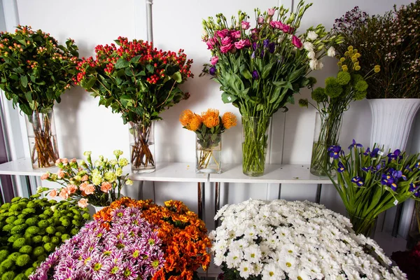 판매를 위한 꽃의 큼 — 스톡 사진