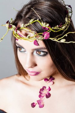 Gül yaprakları çiçek makyaj