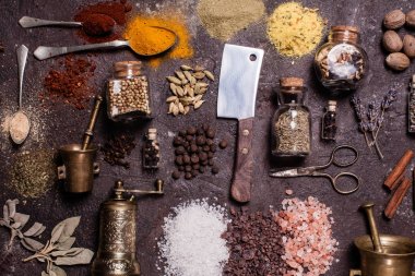 Düz yatıyordu baharat