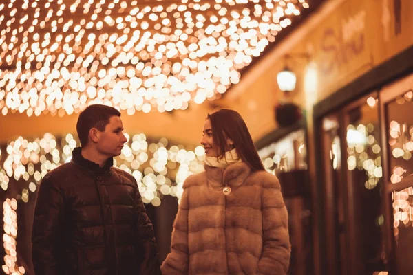 Pareja en la calle — Foto de Stock