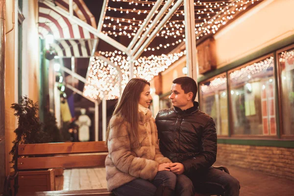 Pareja en la calle — Foto de Stock