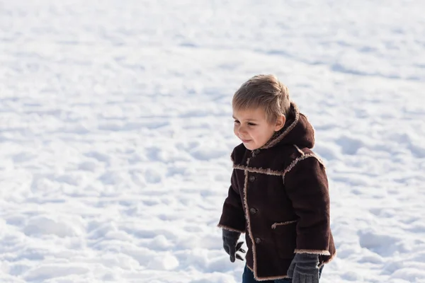 Retrato de invierno del niño — Foto de Stock