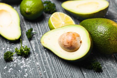 avokado ve kireç