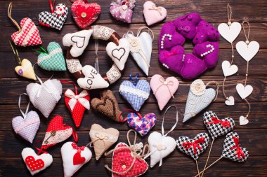 El yapımı kalpler çeşitli