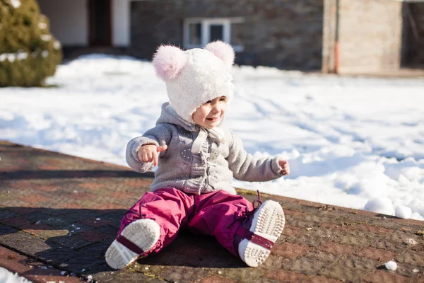 Winter walking of baby — Stock Photo, Image