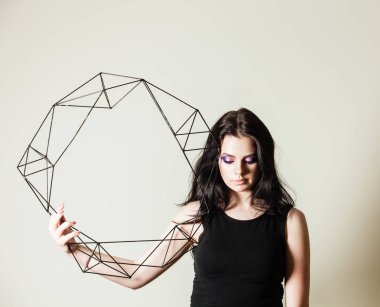 Geometrik sağlam kadın holding model