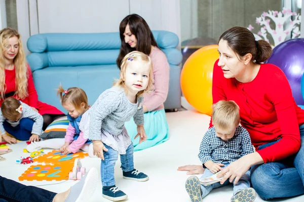 Mothers and children — Stock Photo, Image