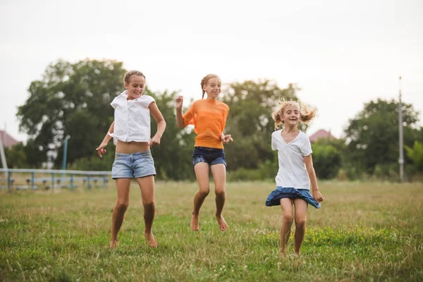 Mädchen haben Spaß — Stockfoto