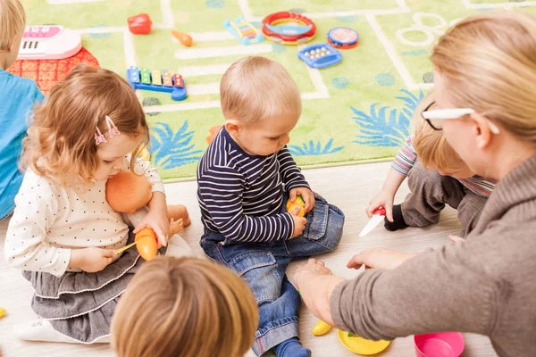 Spiele im Kindergarten — Stockfoto