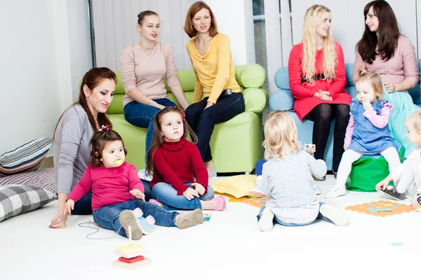 Mothers and children — Stock Photo, Image