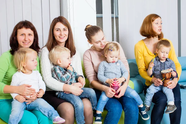 Mothers and children — Stock Photo, Image