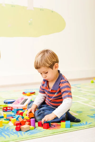 Spiele im Kindergarten — Stockfoto