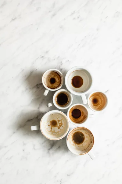 Dirty cups of coffee afterparty — Stock Photo, Image