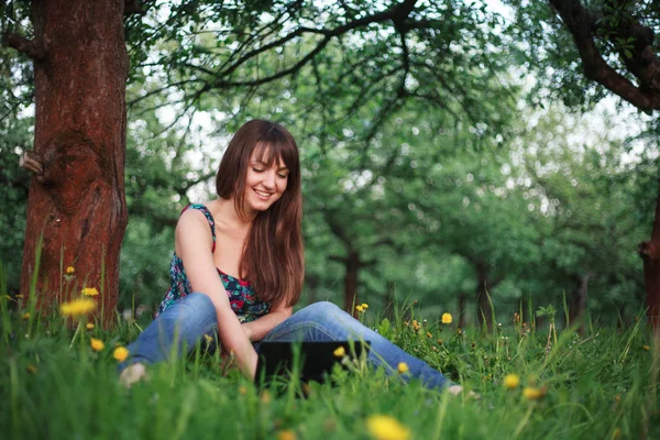 Working at the nature — Stock Photo, Image