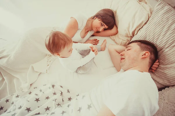 Padres cansados y soñolientos — Foto de Stock