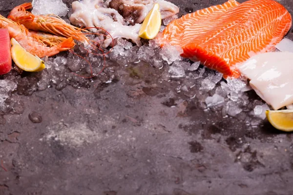 Seafood on the ice — Stock Photo, Image