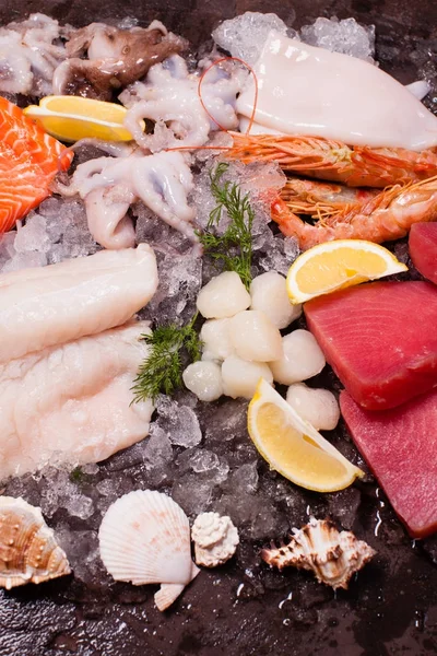 Seafood on the ice — Stock Photo, Image