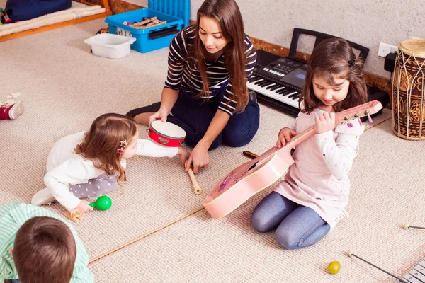 Müzik yapma dersi — Stok fotoğraf