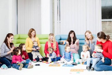 Anneler ve çocukları