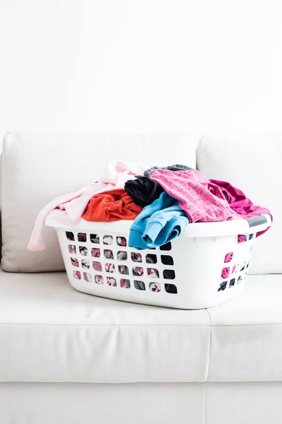 Renkli temiz giysiler — Stok fotoğraf