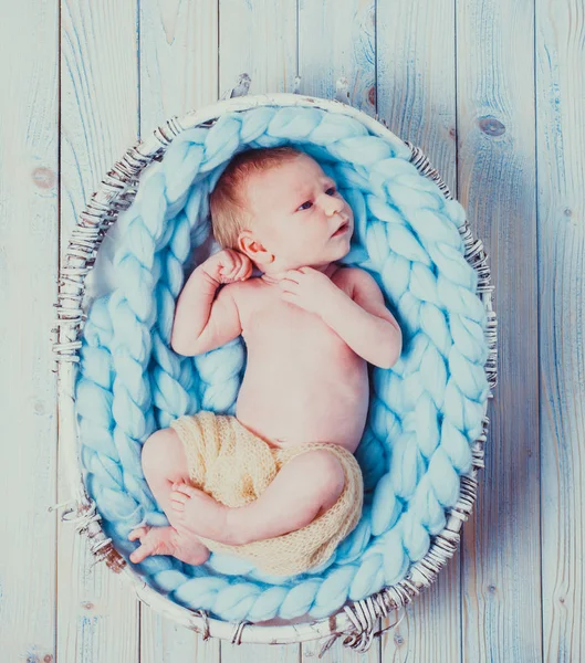 The newborn baby — Stock Photo, Image