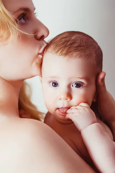 Madre y bebé —  Fotos de Stock