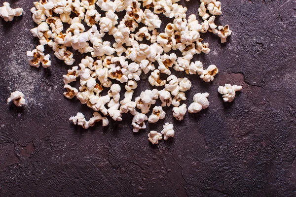 Scattered popcorn top view — Stock Photo, Image