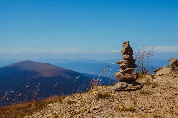 산 바위 균형 — 스톡 사진