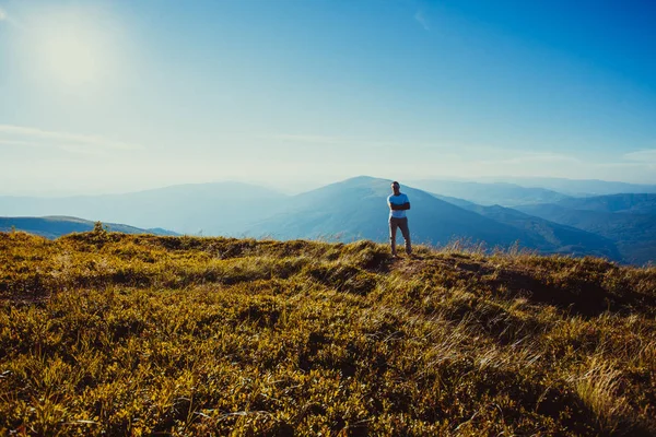 The man enjoying freedom — Stock Photo, Image