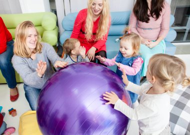 Anneler ve çocukları