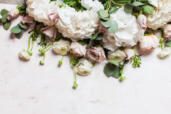 Borde de flores blancas —  Fotos de Stock