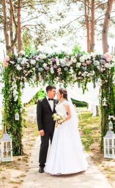 Düğün çifti açık