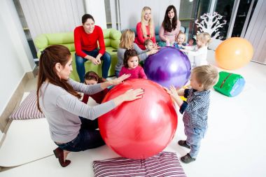 Anneler ve çocukları