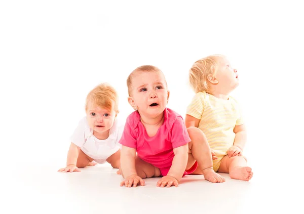 Dolor infantil de los tres bebés — Foto de Stock