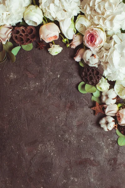 Borde de flores blancas — Foto de Stock