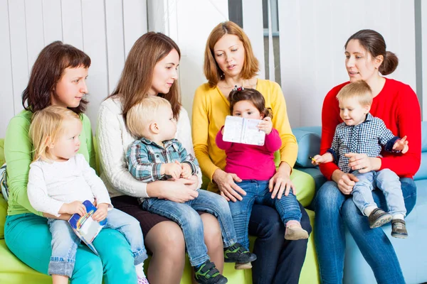 Mothers and children — Stock Photo, Image