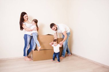 Aile eşya kutuları